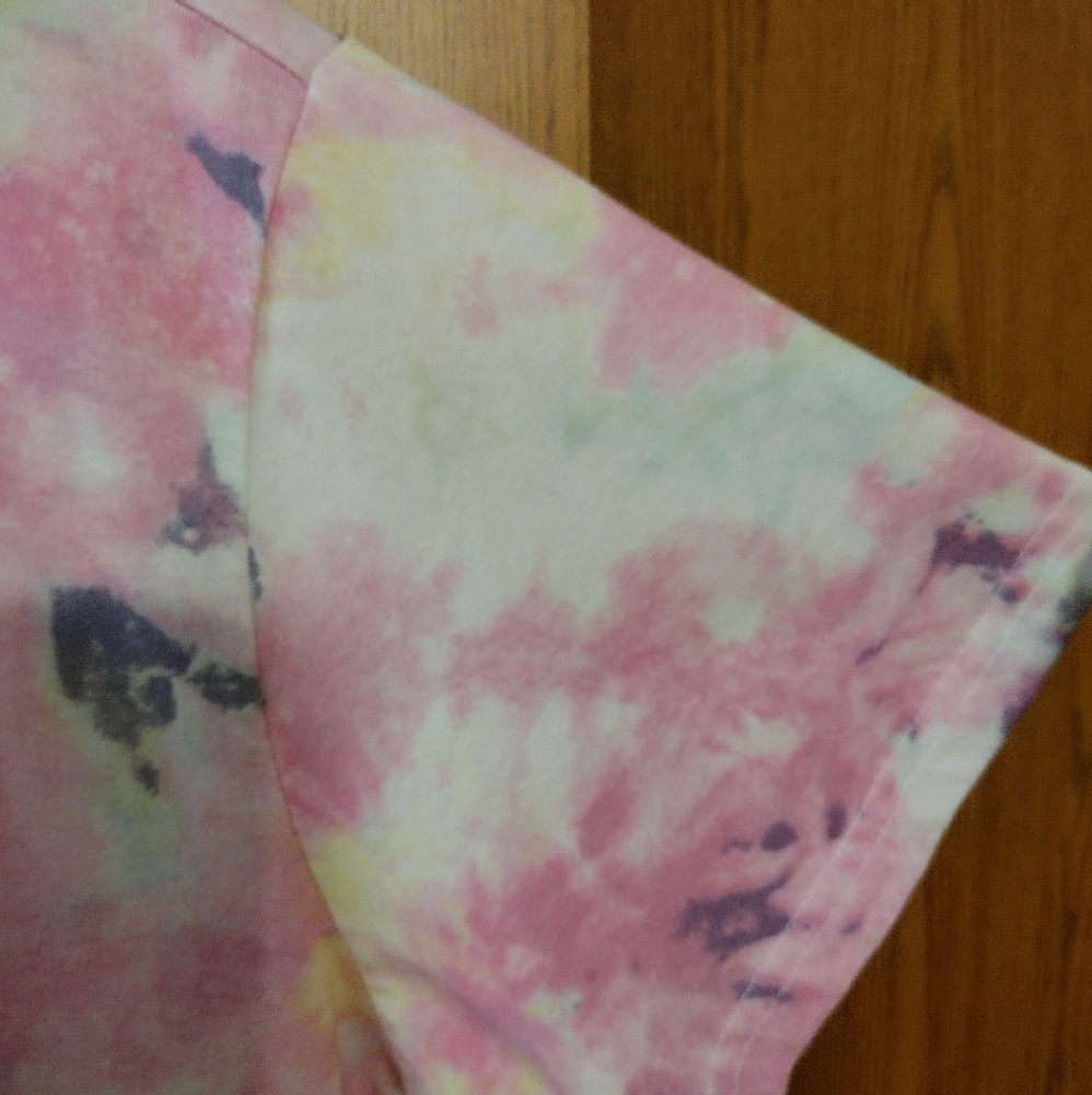 BCBGeneration XL Pink Pastels Tie Dye Raised Letter Scoop Neck Crop Top - Picture 6 of 11